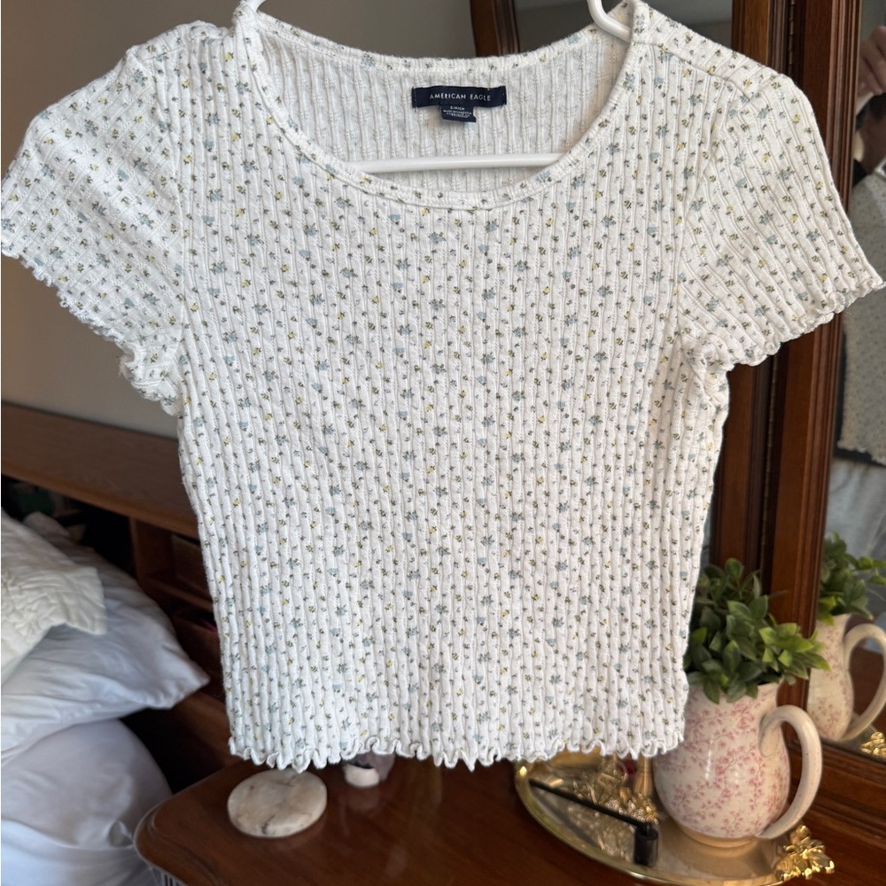 American Eagle Outfitters Women's White Floral Knit Short Sleeve Top